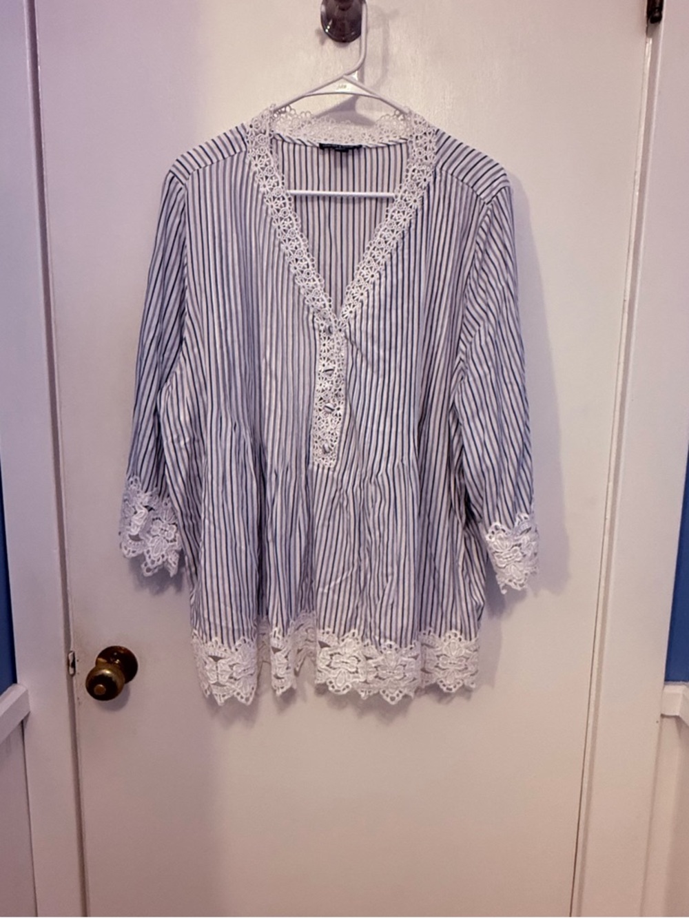 Chelsea & Theodore white + grey  striped lace trim blouse Size XXL